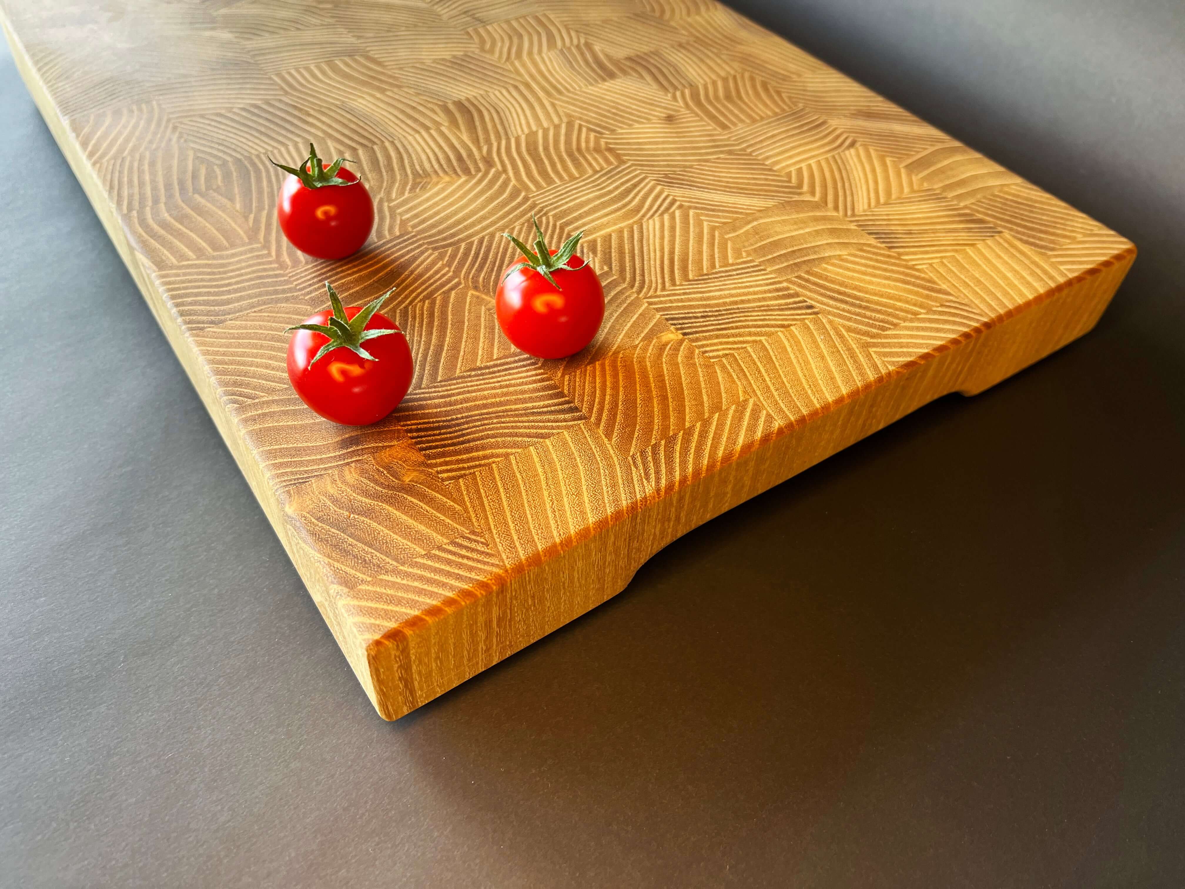 Acacia cutting board