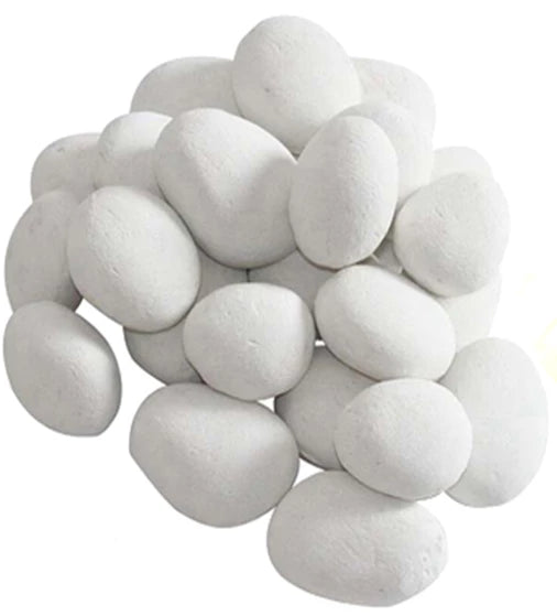 Decorative white ceramic pebbles for bio fireplace, 24 pieces, each measuring 5-7 cm, ideal for home décor.