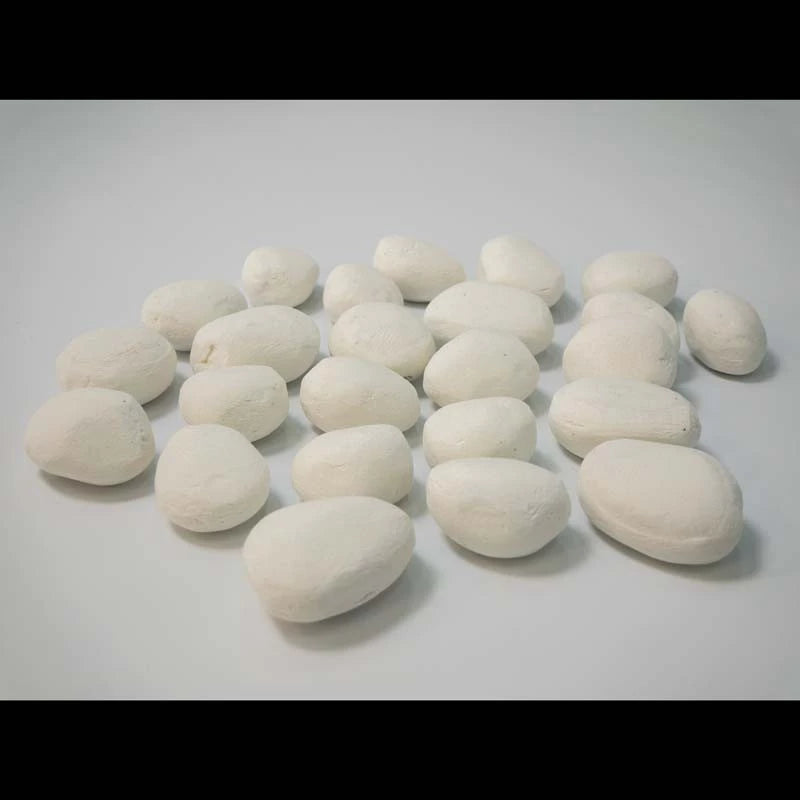 Decorative white ceramic pebbles, 24 pieces, ideal for bio fireplaces, sizes 5-7 cm.