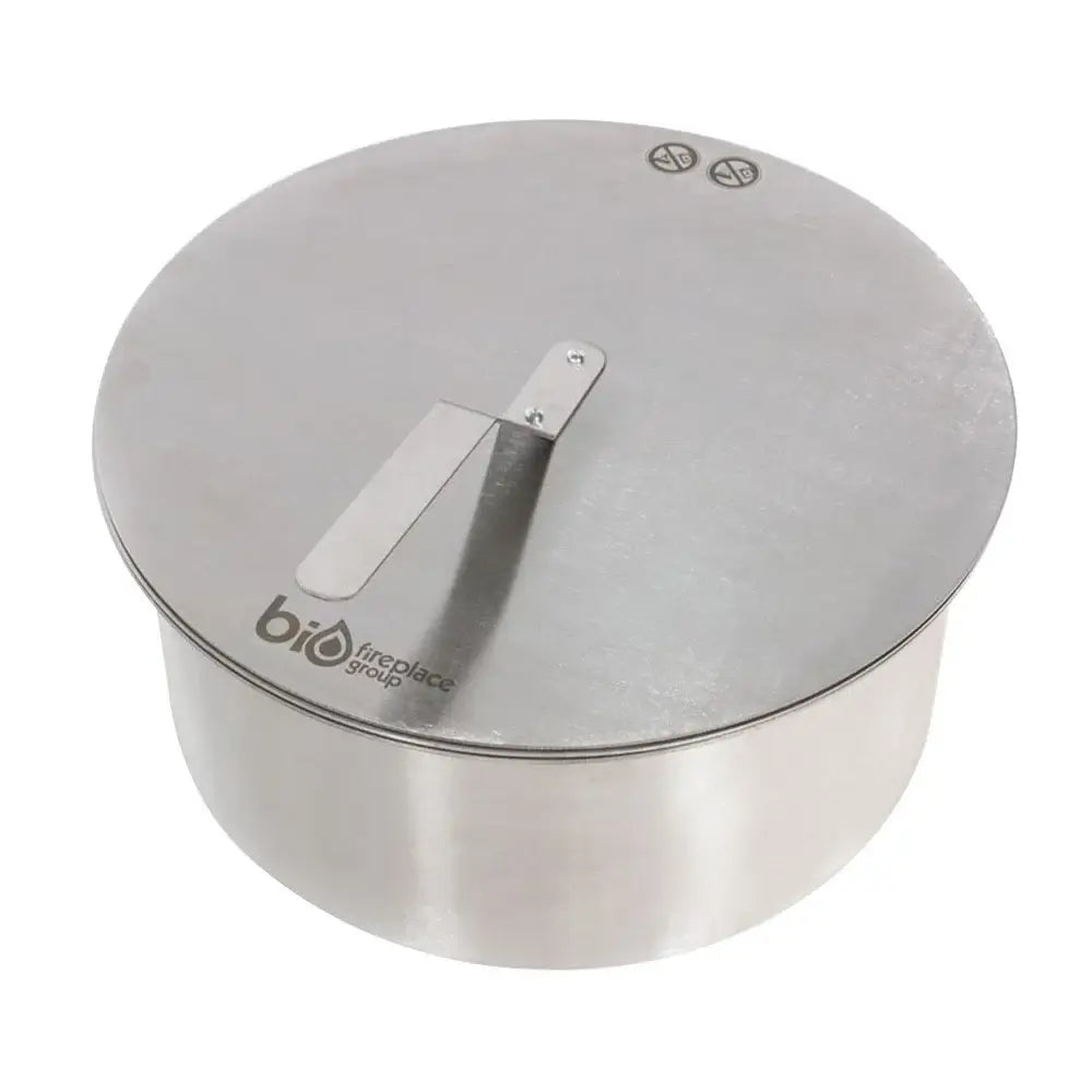 Round stainless steel lid for bioethanol burner, designed for safety and durability.