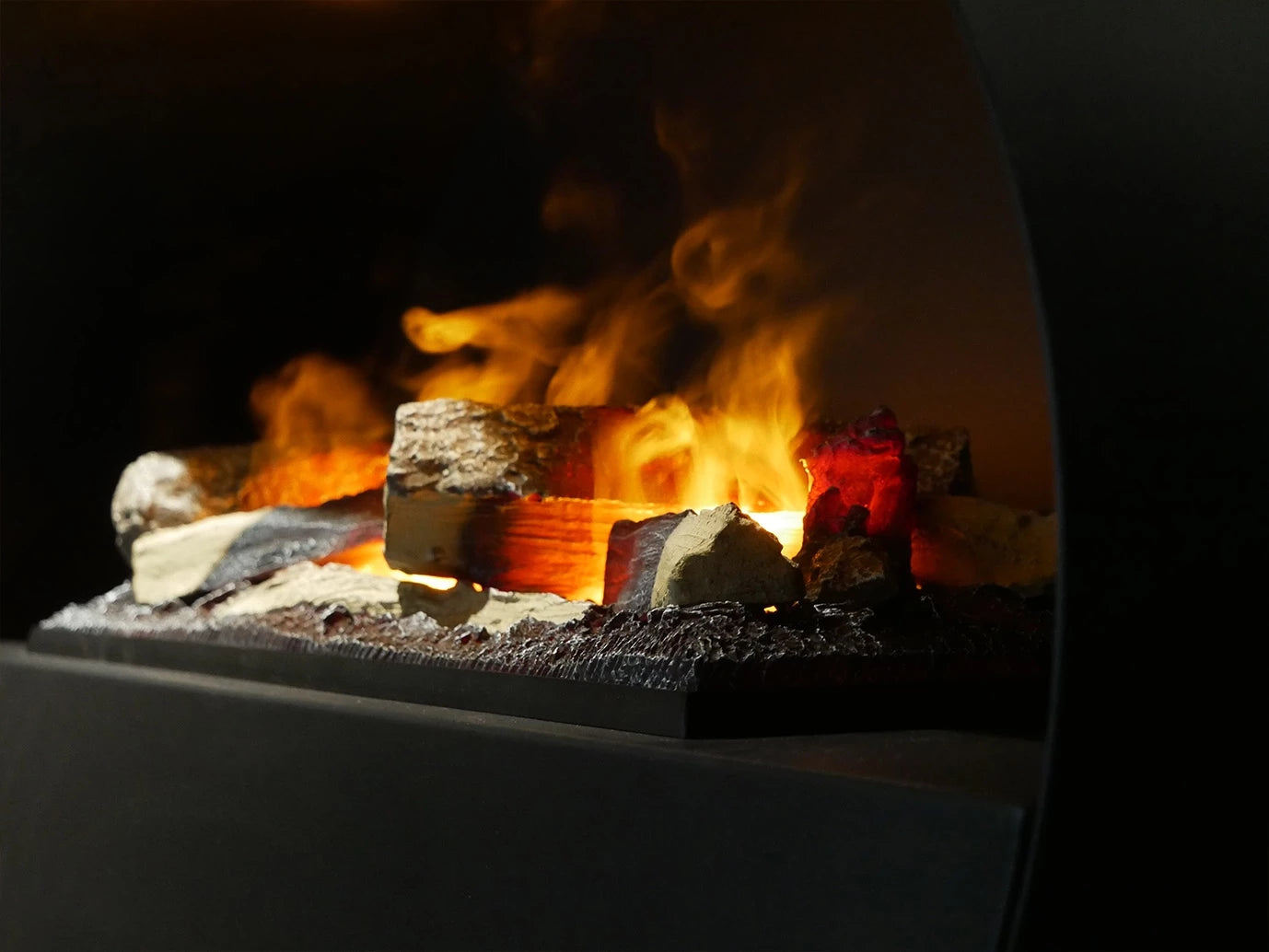 Kjos - Wall-mounted Water Vapour Fireplace in Black