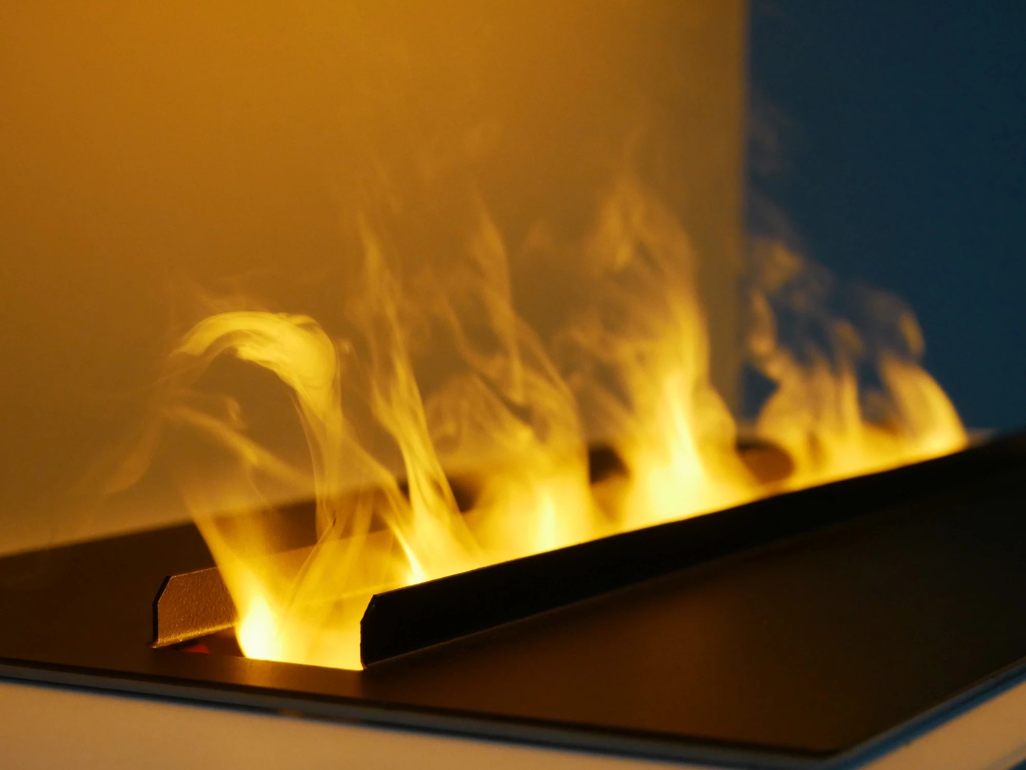Late - Wall-mounted Water Vapour Fireplace in White