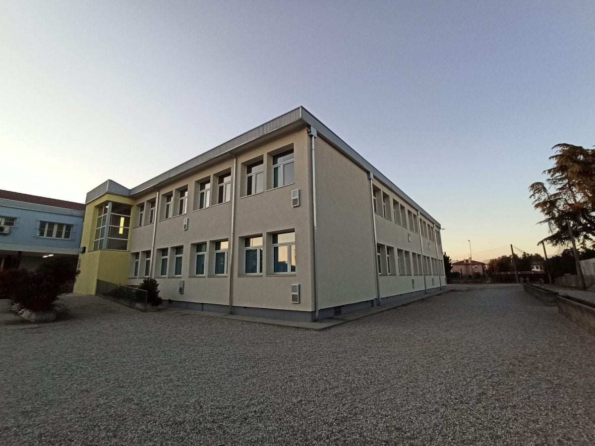 Helty Flow 400 Steel (Pure) Decentralised Commercial MVHR System for Schools & Offices