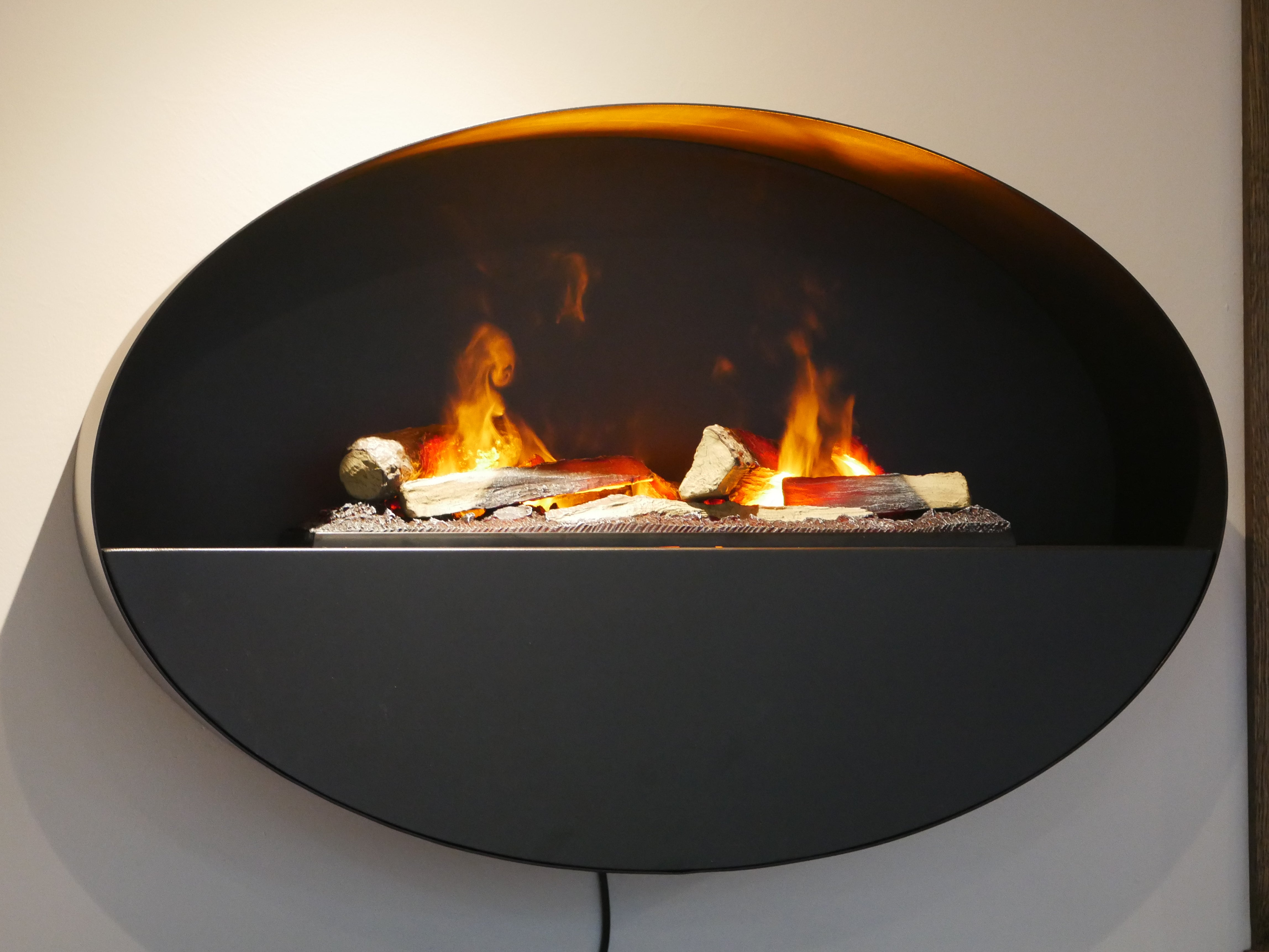 Kjos - Wall-mounted Water Vapour Fireplace in Black