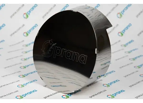 Prana Windscreen Cover 160 in silver, made of stainless steel with sound-absorbing material.